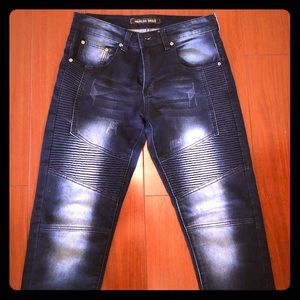 Men’s jeans 30-33 waist 32 length